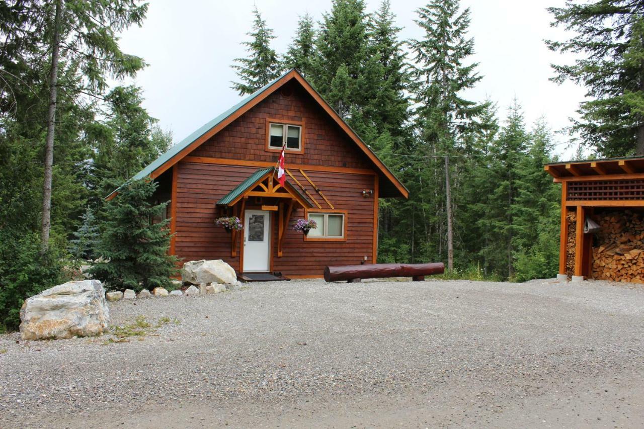 Cedar House Restaurant & Chalets Golden Exterior foto