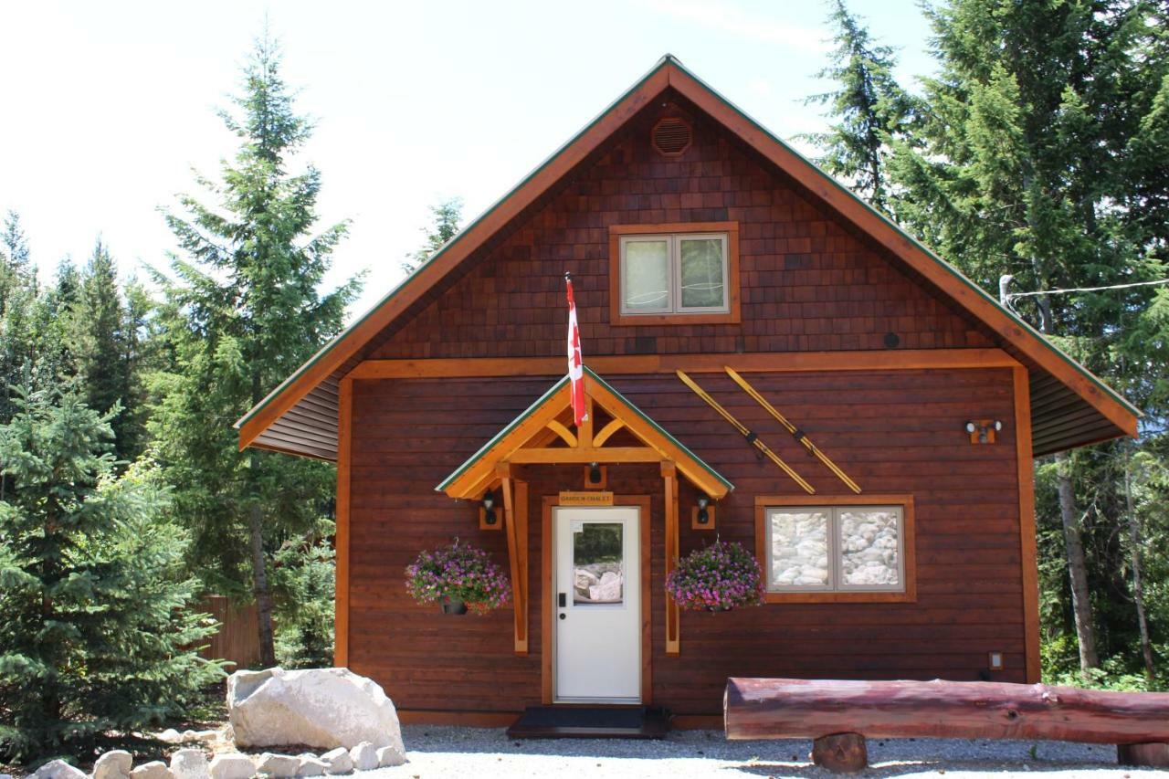 Cedar House Restaurant & Chalets Golden Exterior foto